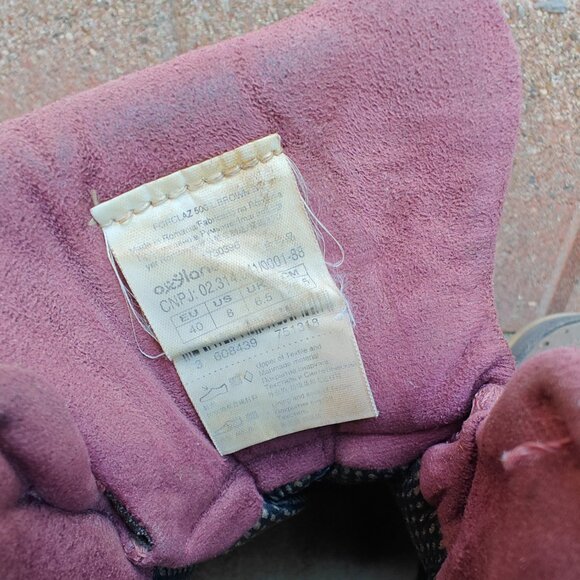 Hiking boots - Picture 4 of 5